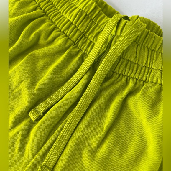 Nike DRI-FIT Big Kids’ (Girls’) High Waisted Loose Fit Training Shorts Size:M - Picture 4 of 11